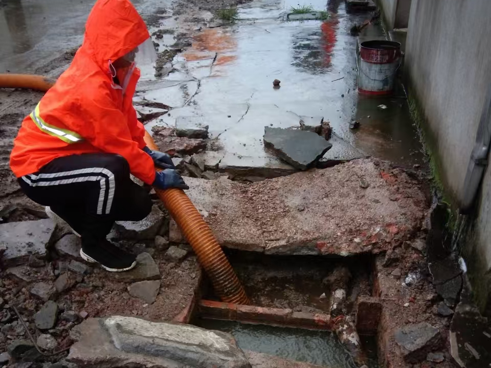 西安专业清理污水池 炜誉市政以规范流程守护城市 “肠道”