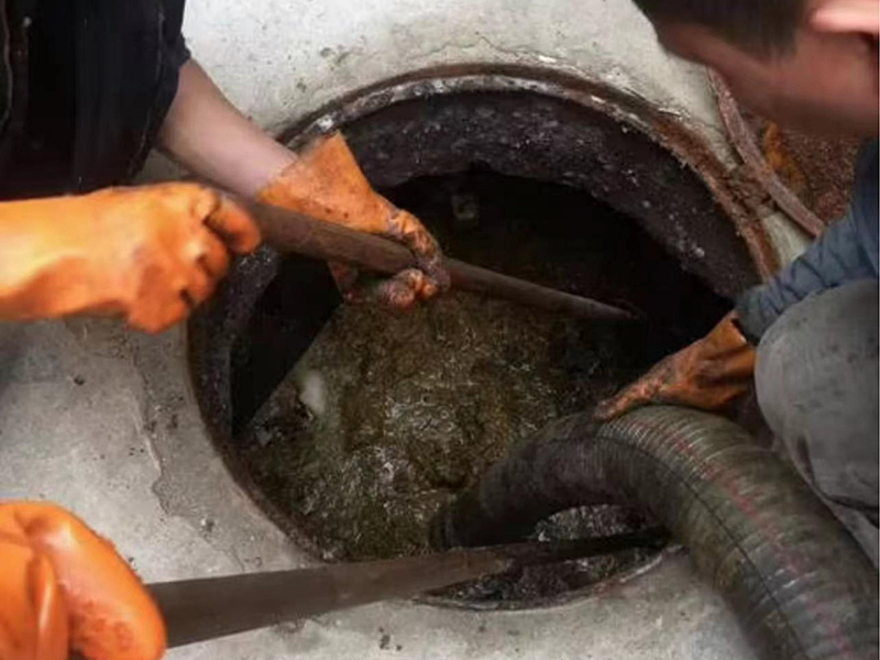 西安清理化粪池时如何避免沼气的危害?